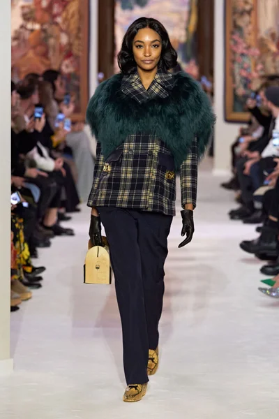 Look 37